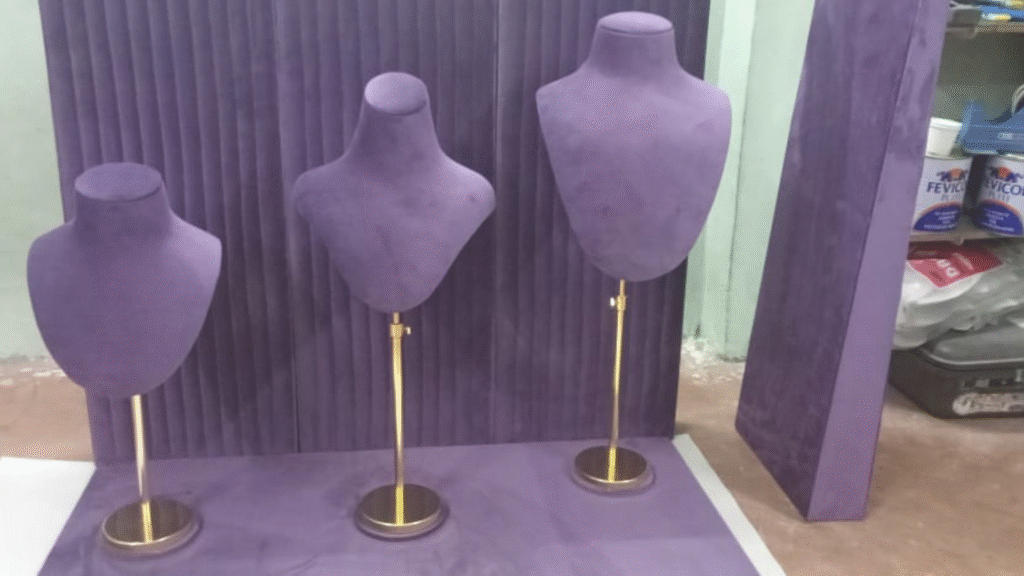 Right Jewelry Display Props